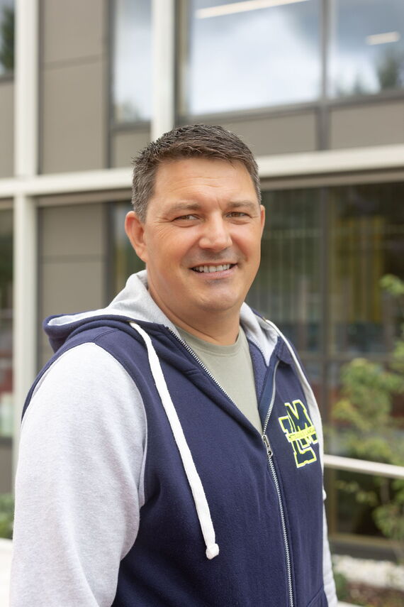 Ivica Pokos, Facility Management