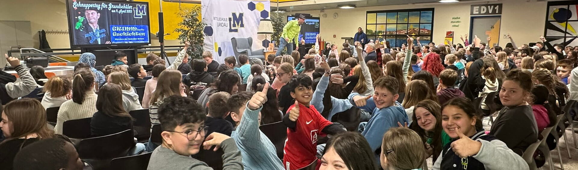 Tom Bauer in der Aula